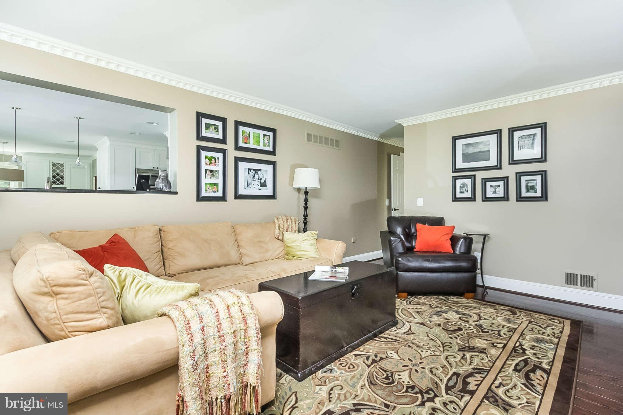 13205 Falls Road Cockeysville, MD 21030 - Photo 5 of 29 Family Room