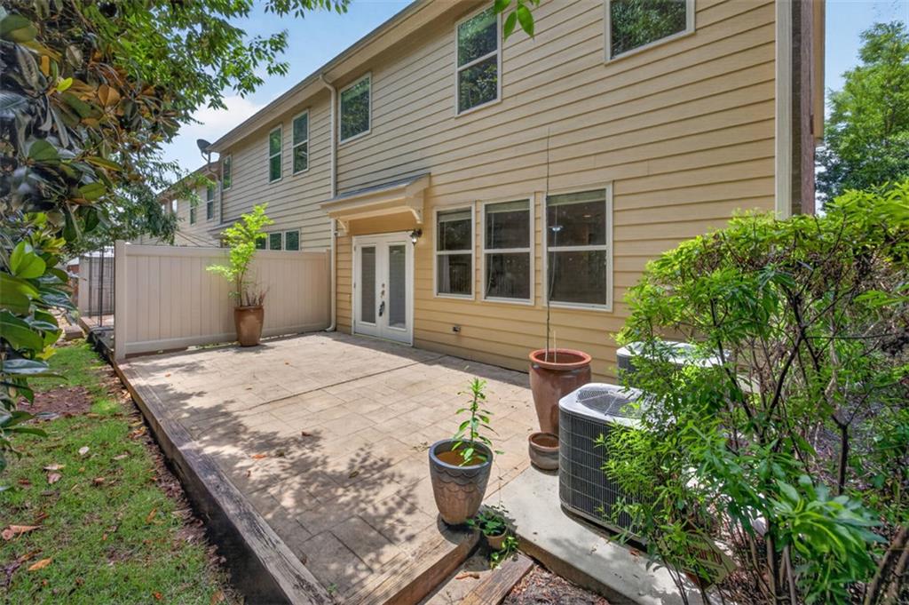 1572 Lenox Overlook Road Atlanta, GA 30329 - Photo 40 of 44