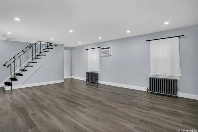 $769,000 | 14 Maple Street, Glenwood Landing, NY 11547