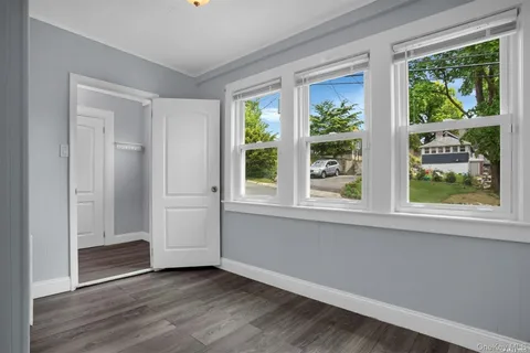 $769,000 | 14 Maple Street, Glenwood Landing, NY 11547