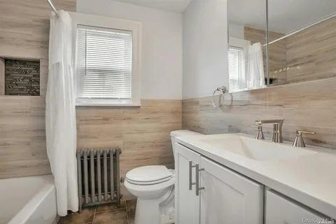 $769,000 | 14 Maple Street, Glenwood Landing, NY 11547