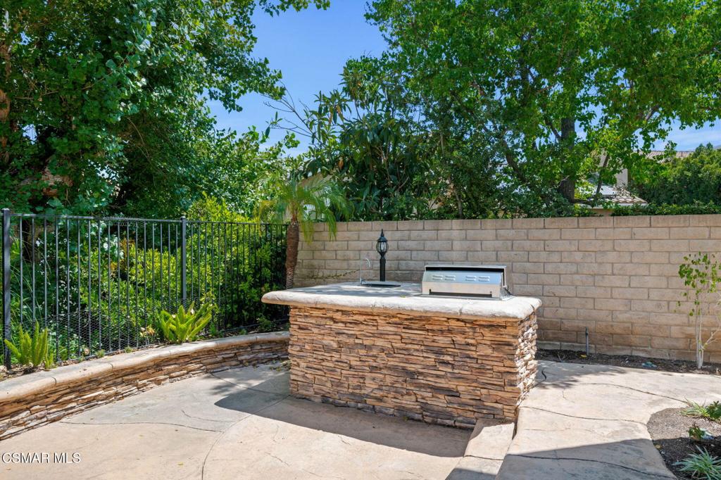 335 Kitetail Street Simi Valley, CA 93065 - Photo 24 of 55 a view of a iron gate