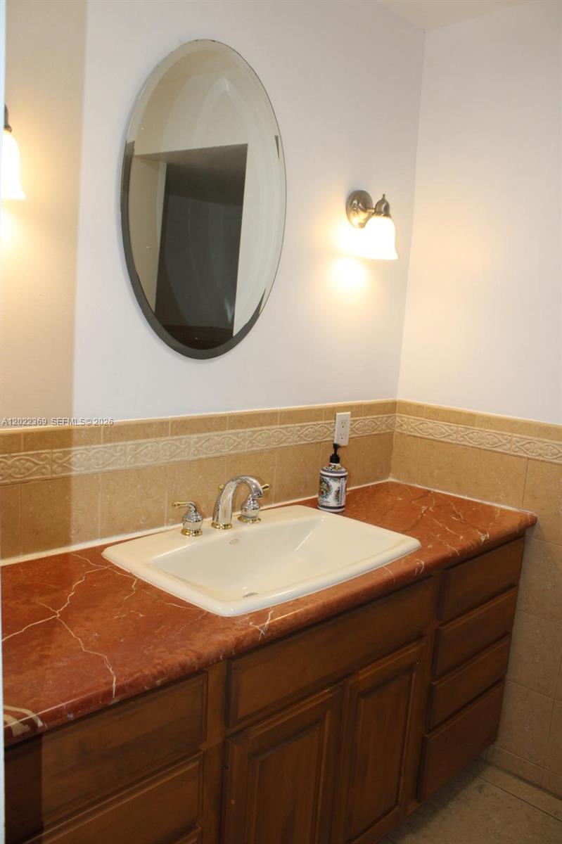 6371 Southwest 109th Court Miami, FL 33173 - Photo 11 of 45