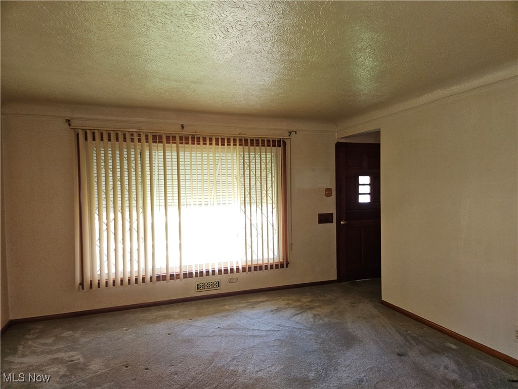 9127 Biddulph Road Brooklyn, OH 44144 - Photo 8 of 33