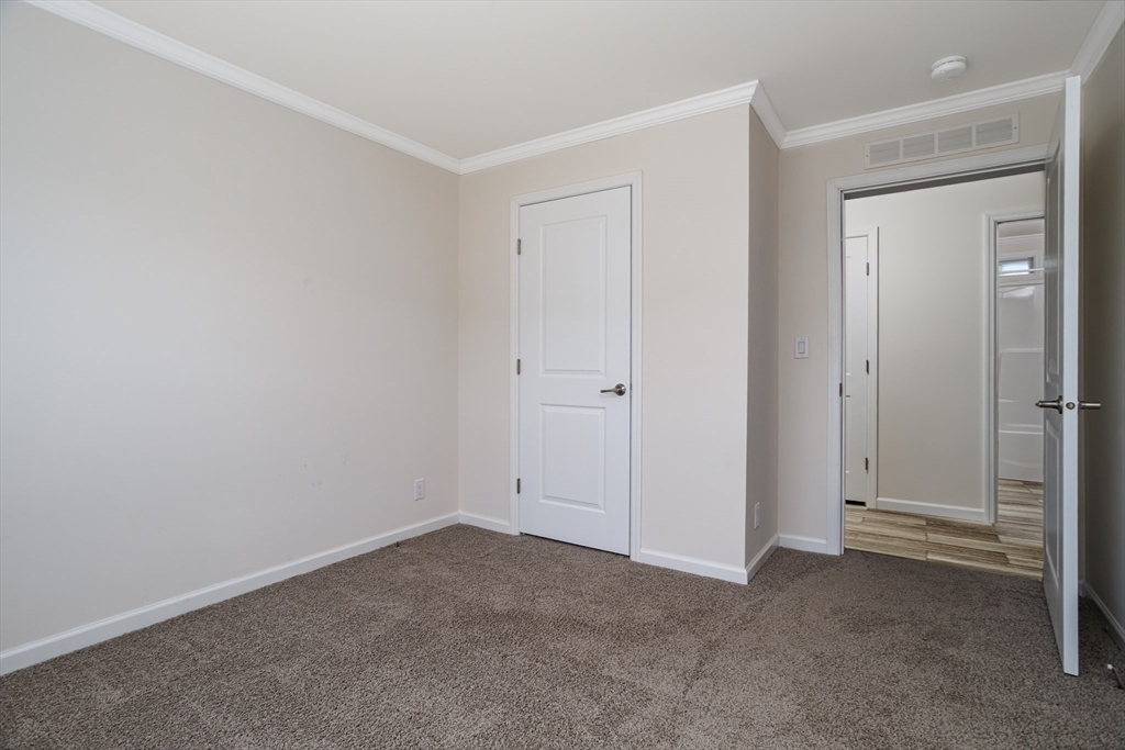 32 Onyx Path Gardner, MA 01440 - Photo 16 of 30