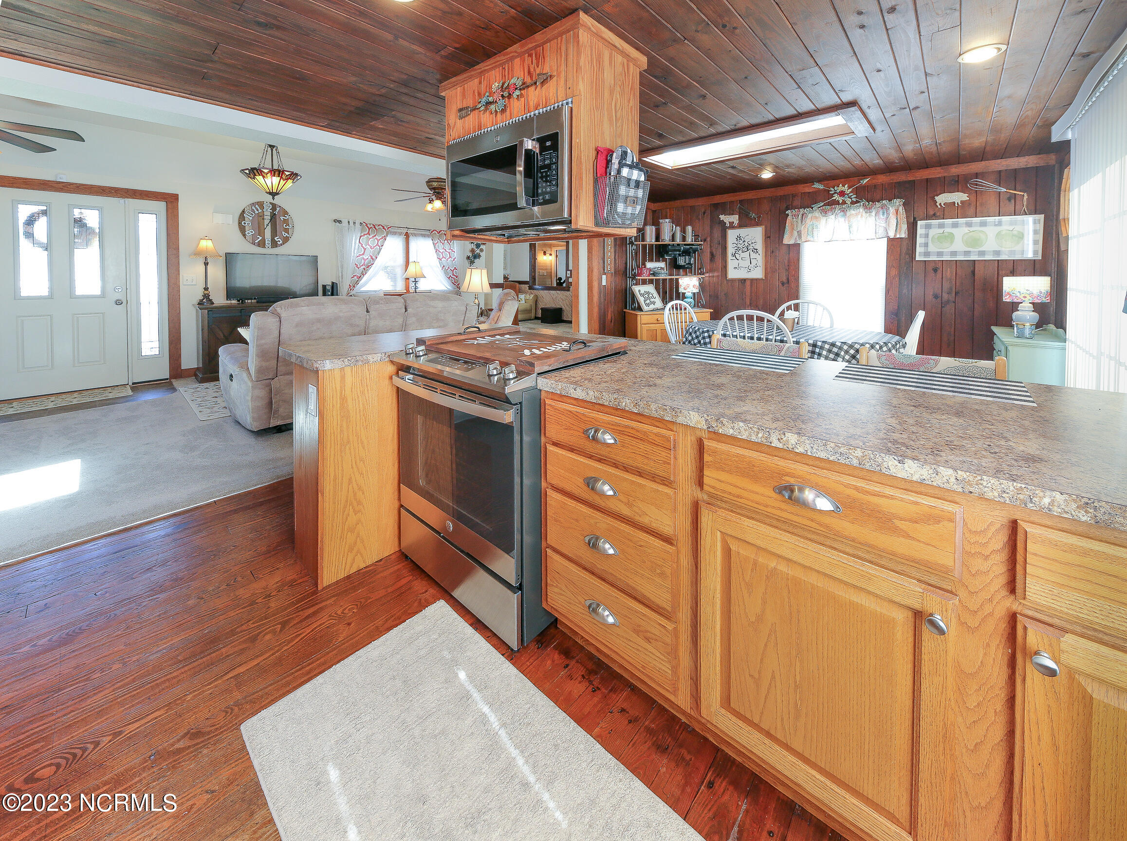 957 Wellfield Road Elizabeth City, NC 27909 - Photo 14 of 42 Kitchen area