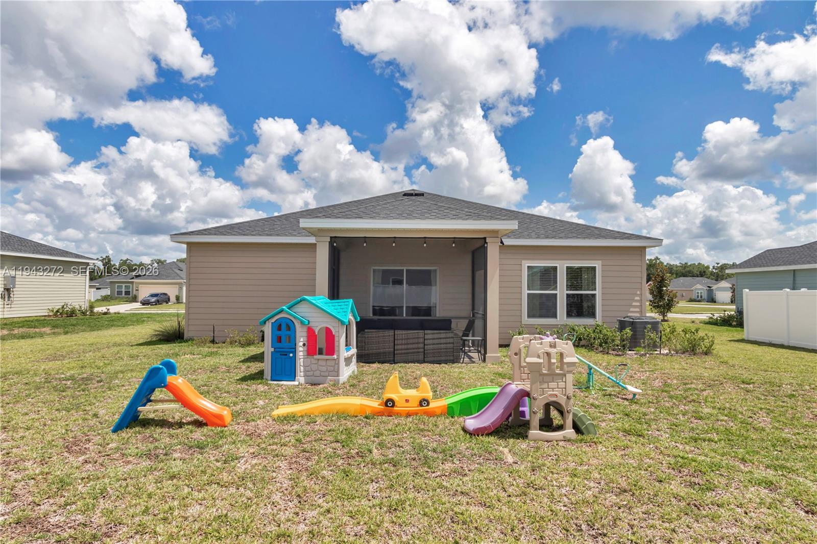 511 Southwest 5th Avenue Williston, FL 32696 - Photo 7 of 11 a view of backyard with swimming pool and fire pit