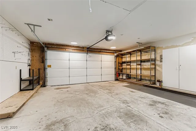 $485,000 | 425 Woodridge Drive, Henderson, NV 89015