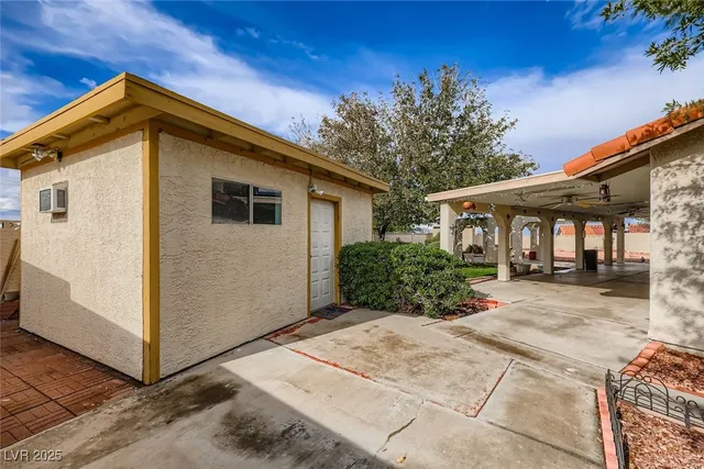 $485,000 | 425 Woodridge Drive, Henderson, NV 89015