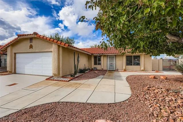 $485,000 | 425 Woodridge Drive, Henderson, NV 89015