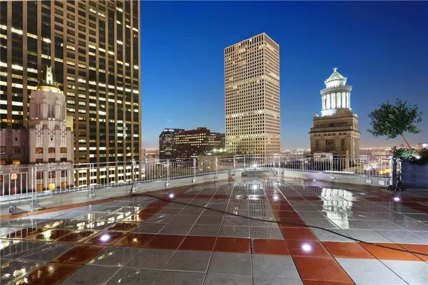 $5,500 | 210 Baronne Street, Unit 1802, New Orleans, LA 70112