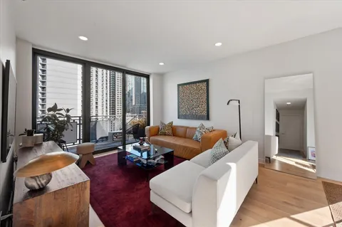 $675,000 | 744 North Clark Street, Unit 1001, Chicago, IL 60654