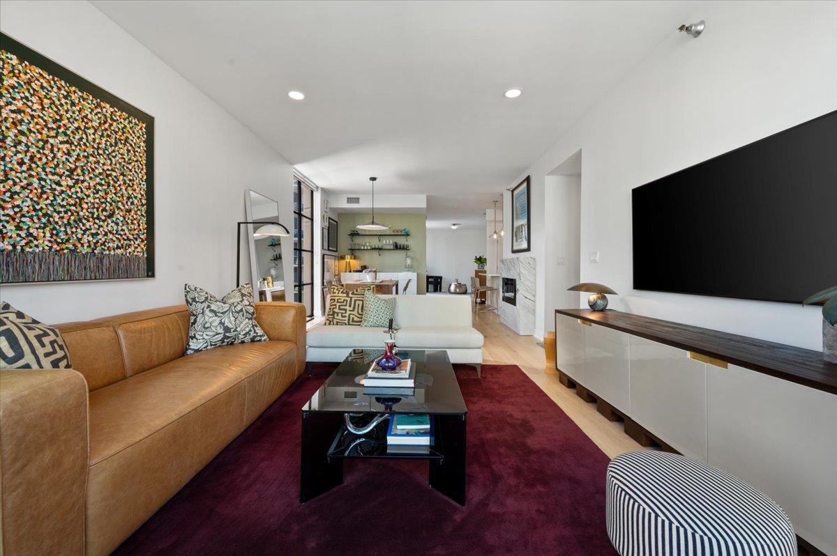 744 North Clark Street, Unit 1001 Chicago, IL 60654 - Photo 21 of 43