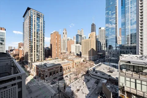 $675,000 | 744 North Clark Street, Unit 1001, Chicago, IL 60654