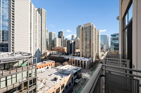 $675,000 | 744 North Clark Street, Unit 1001, Chicago, IL 60654