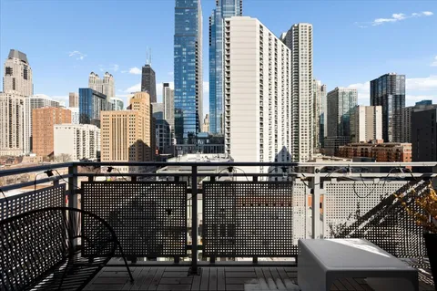 $675,000 | 744 North Clark Street, Unit 1001, Chicago, IL 60654