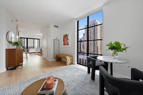 $675,000 | 744 North Clark Street, Unit 1001, Chicago, IL 60654