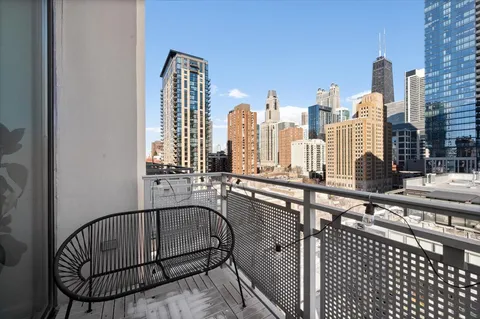 $675,000 | 744 North Clark Street, Unit 1001, Chicago, IL 60654