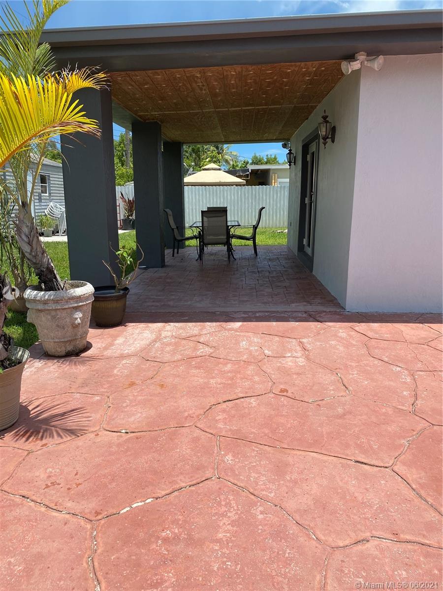 7565 Southwest 28th Street Road Miami, FL 33155 - Photo 12 of 31 a view of outdoor space and porch