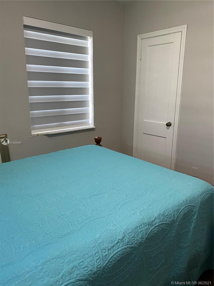 7565 Southwest 28th Street Road Miami, FL 33155 - Photo 17 of 31 a view of room and window