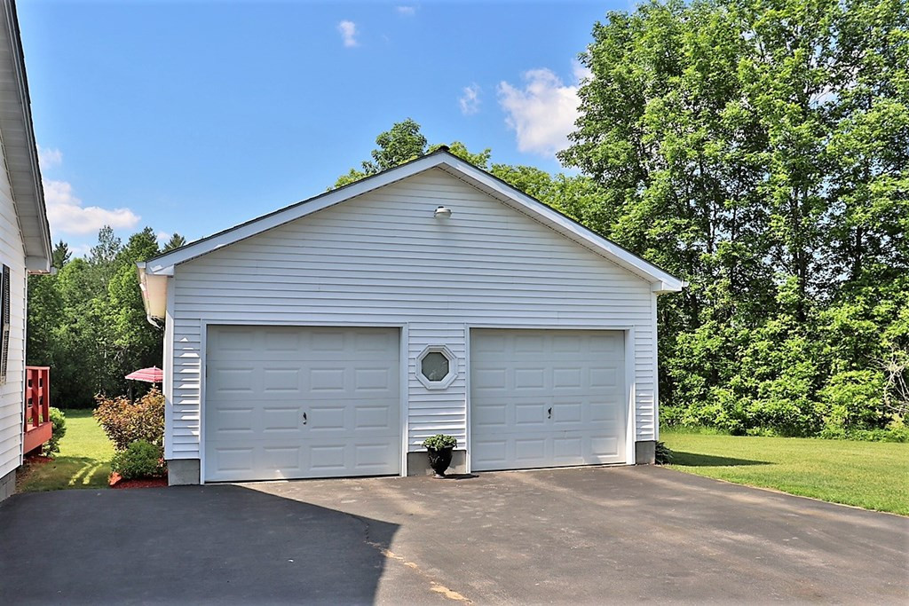 1085 State Rte 3 Morrisonville, NY 12962 - Photo 2 of 23 Gallery Image 2