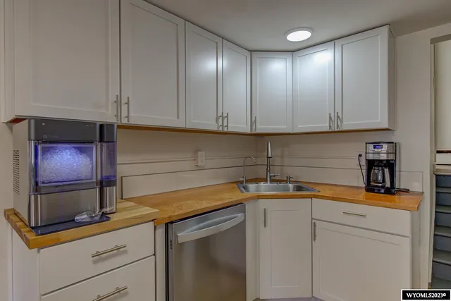 $318,000 | 6507 Riverside Terrace, Casper, WY 82604