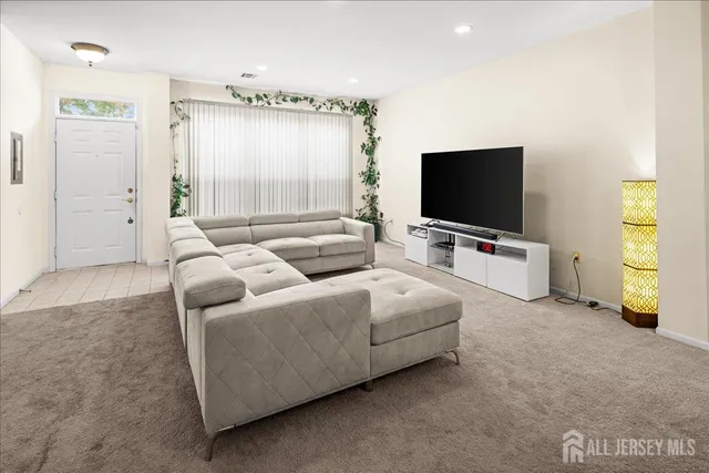 $699,000 | 76 Ashford Drive, Plainsboro, NJ 08536