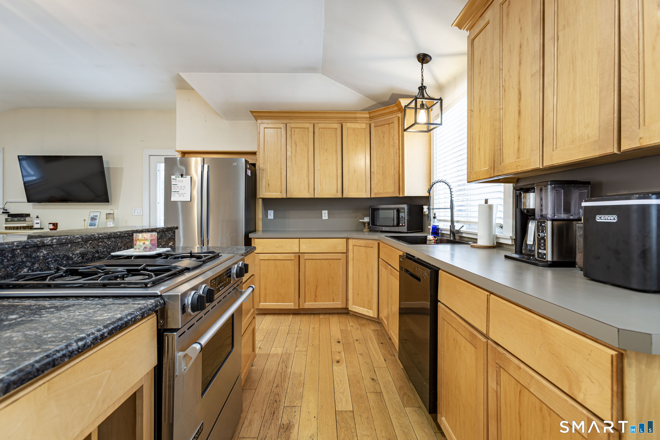 429 Lakeside Road Morris, CT 06763 - Photo 16 of 38
