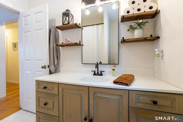 $599,000 | 429 Lakeside Road, Morris, CT 06763