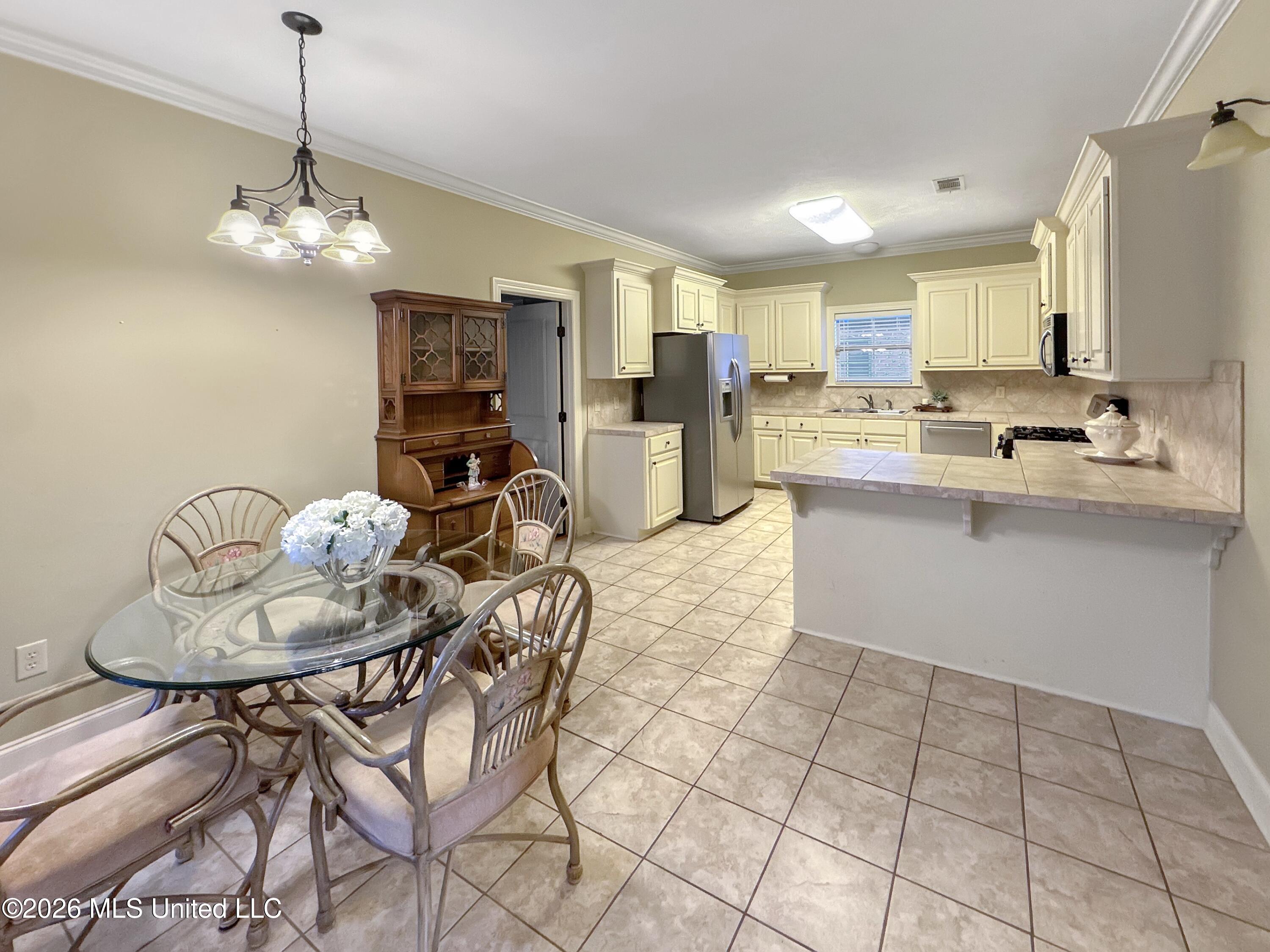 809 Windlass Cove Brandon, MS 39047 - Photo 7 of 23 Kithcen