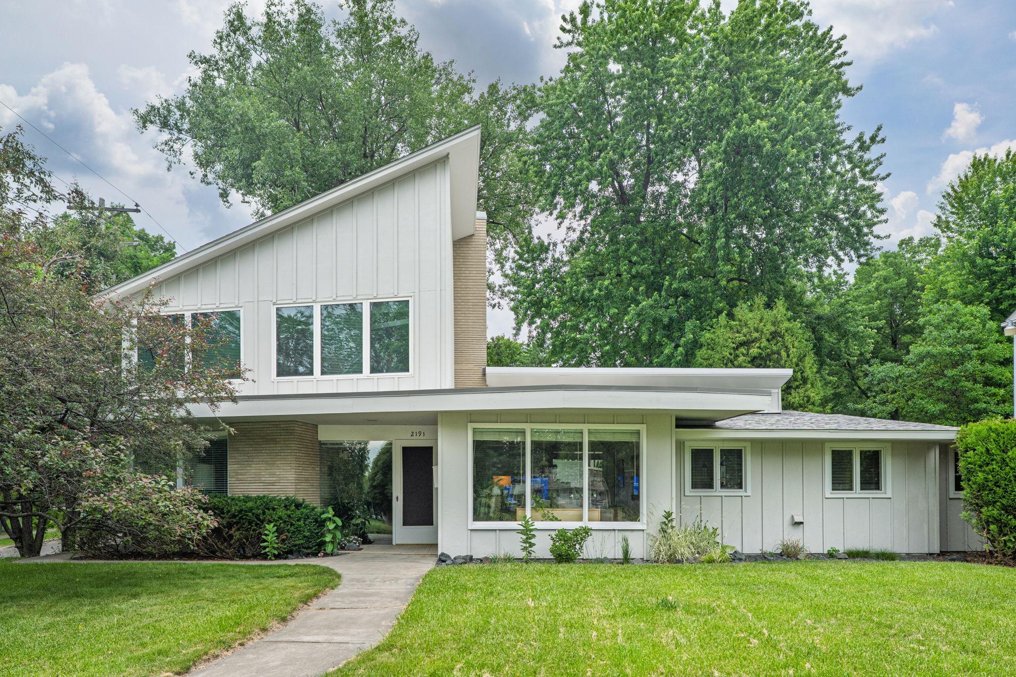 2191 Edgcumbe Road St. Paul, MN 55116 - Photo 1 of 58