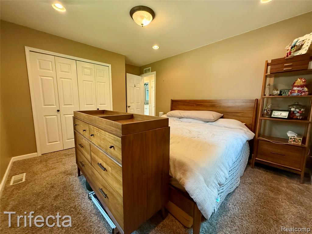 47555 Dequindre Road Rochester Hills, MI 48307 - Photo 15 of 29