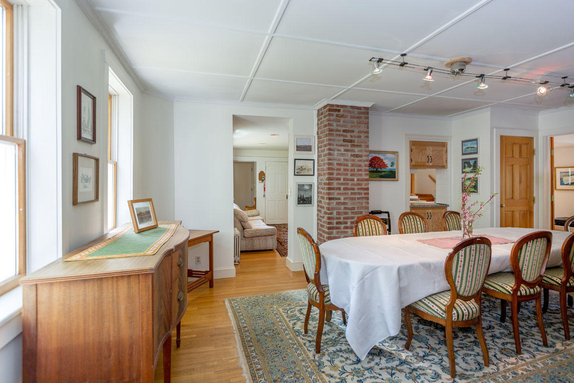 44 Raymond Road Brunswick, ME 04011 - Photo 16 of 30 44 Raymond dining 1