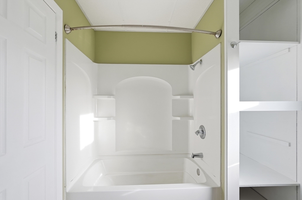 23 Lexington Street, Unit 2 Fall River, MA 02723 - Photo 16 of 37