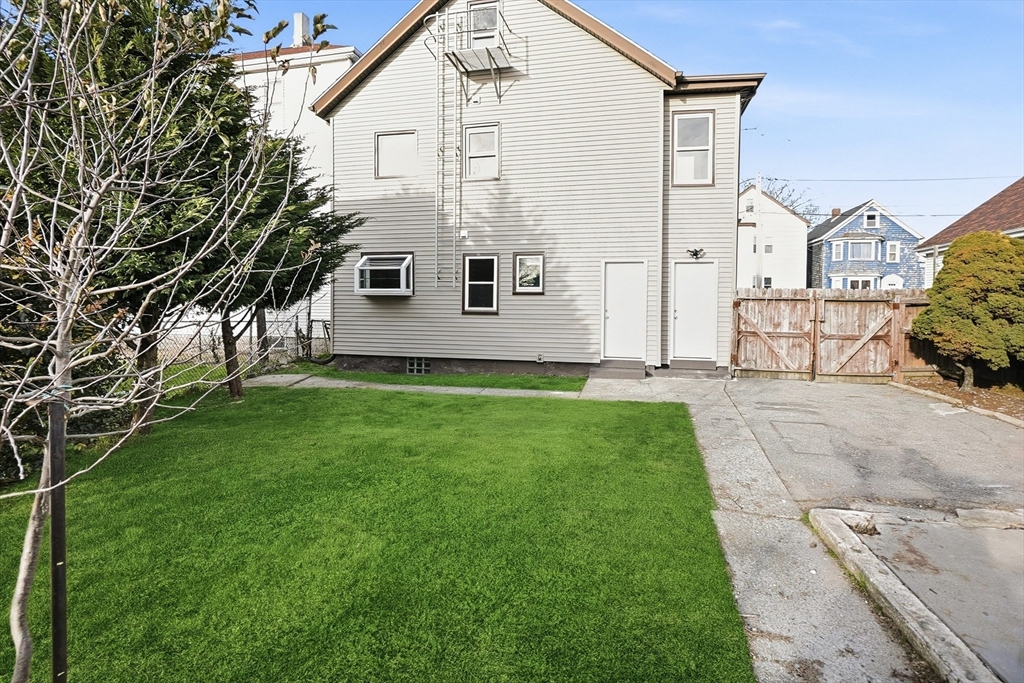 23 Lexington Street, Unit 2 Fall River, MA 02723 - Photo 2 of 37