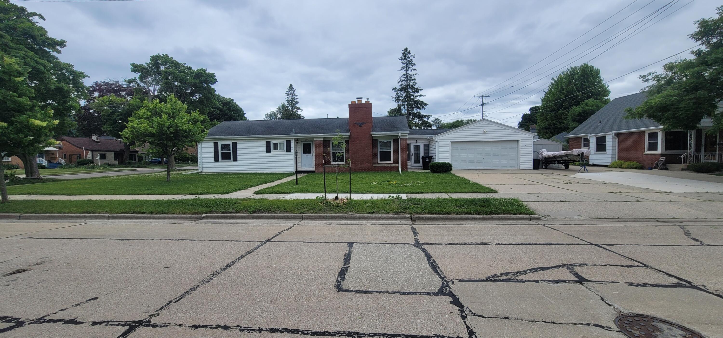 601 Isabelle Avenue Racine, WI 53402 - Photo 4 of 39 Exterior (7)