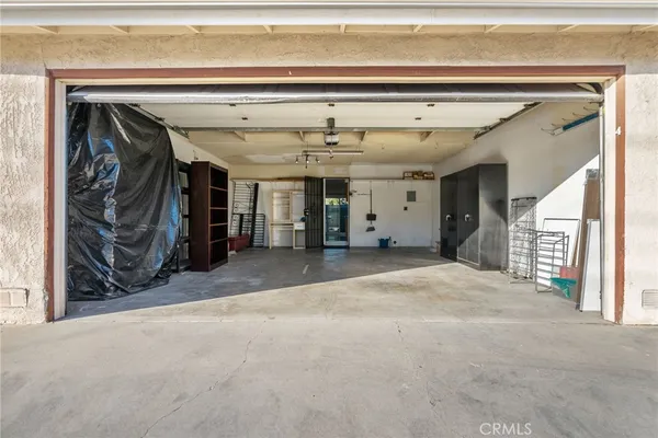 a view of a garage