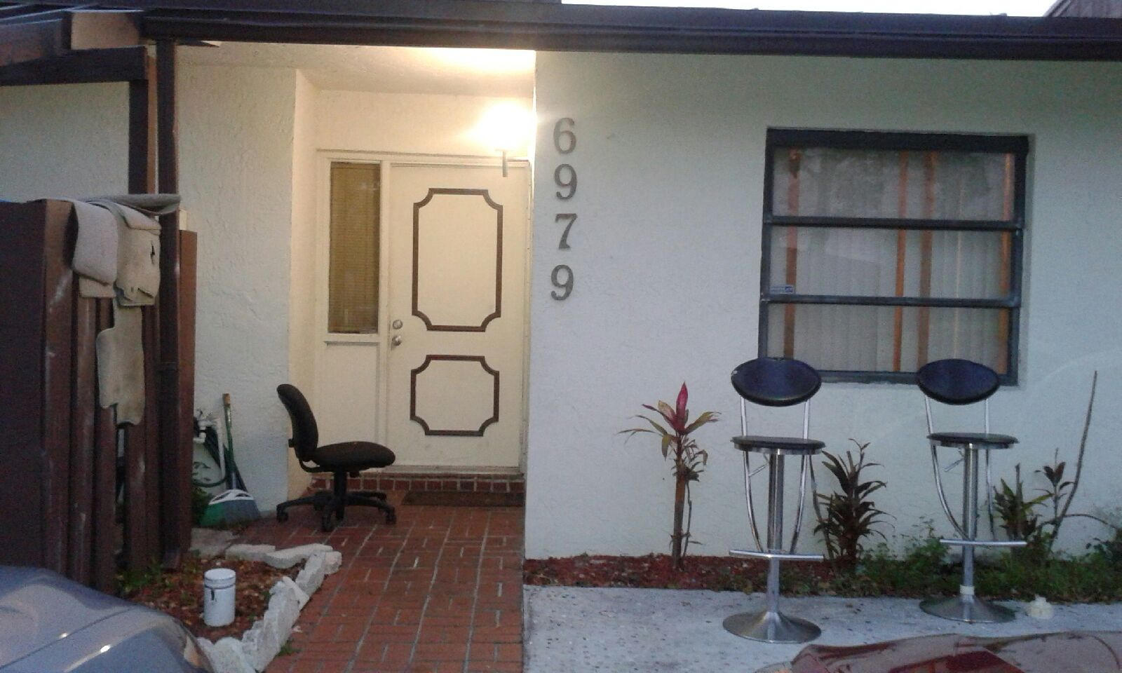 6979 Southwest 40th Street, Unit 6O Miramar, FL 33023 - Photo 1 of 5 Frontal View 40th St
