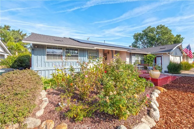 $999,888 | 641 Ridgefield Drive, Claremont, CA 91711