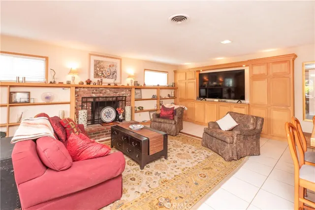 $999,888 | 641 Ridgefield Drive, Claremont, CA 91711