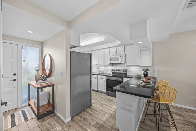 $639,900 | 1881 Mitchell Avenue, Unit 18, Tustin, CA 92780