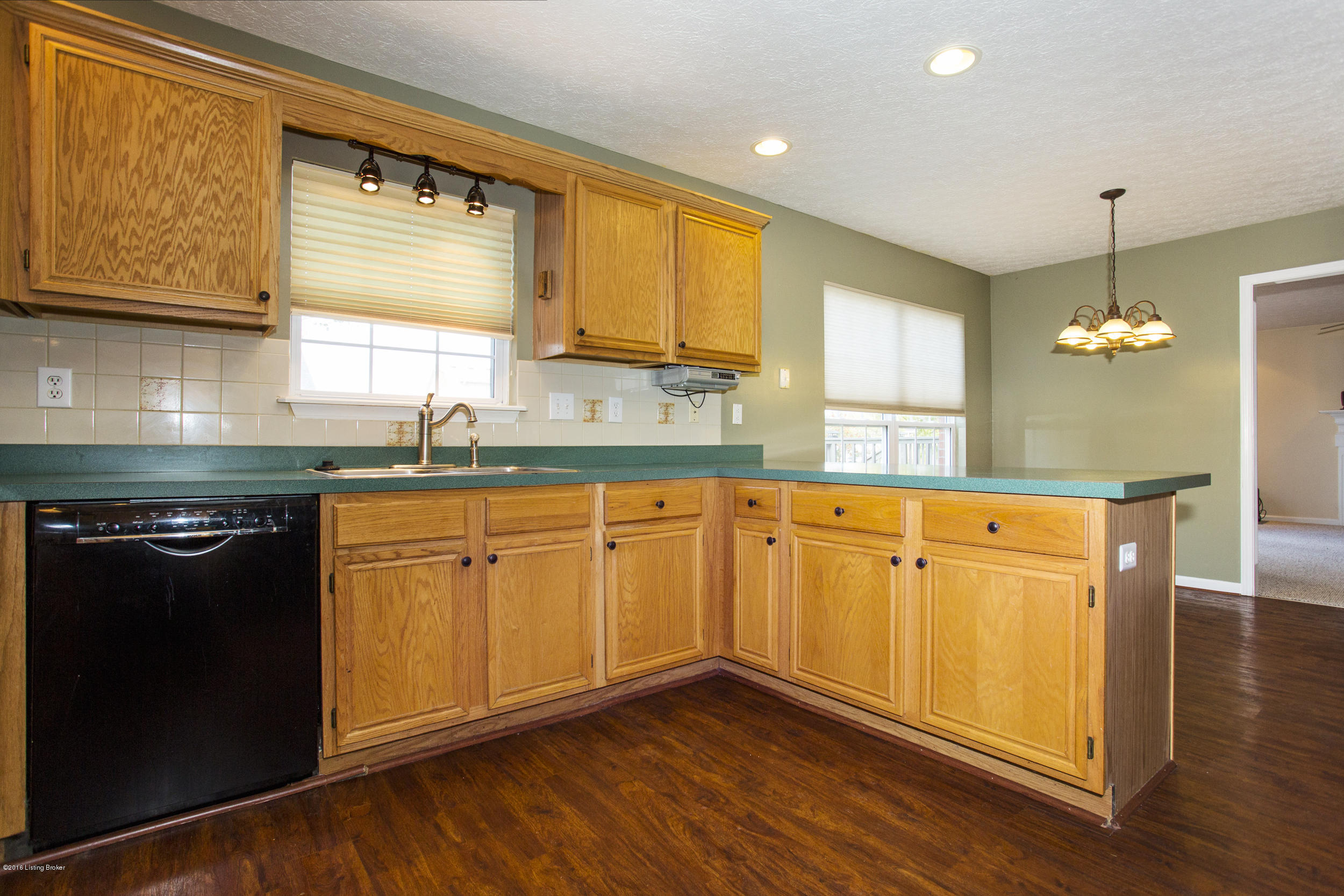 3812 Ridgehurst Court Louisville, KY 40299 - Photo 11 of 38 11-kitchen