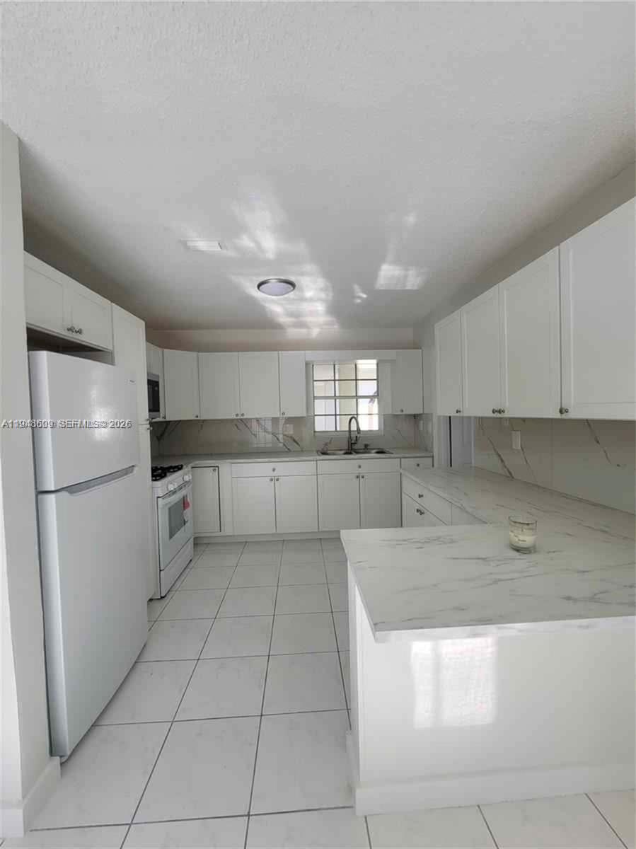 12305 Southwest 42nd Street Miami, FL 33175 - Photo 3 of 11