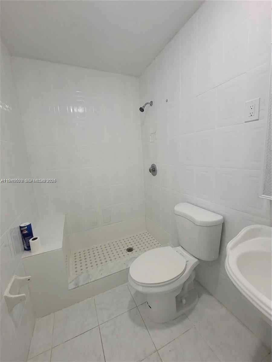 12305 Southwest 42nd Street Miami, FL 33175 - Photo 6 of 11