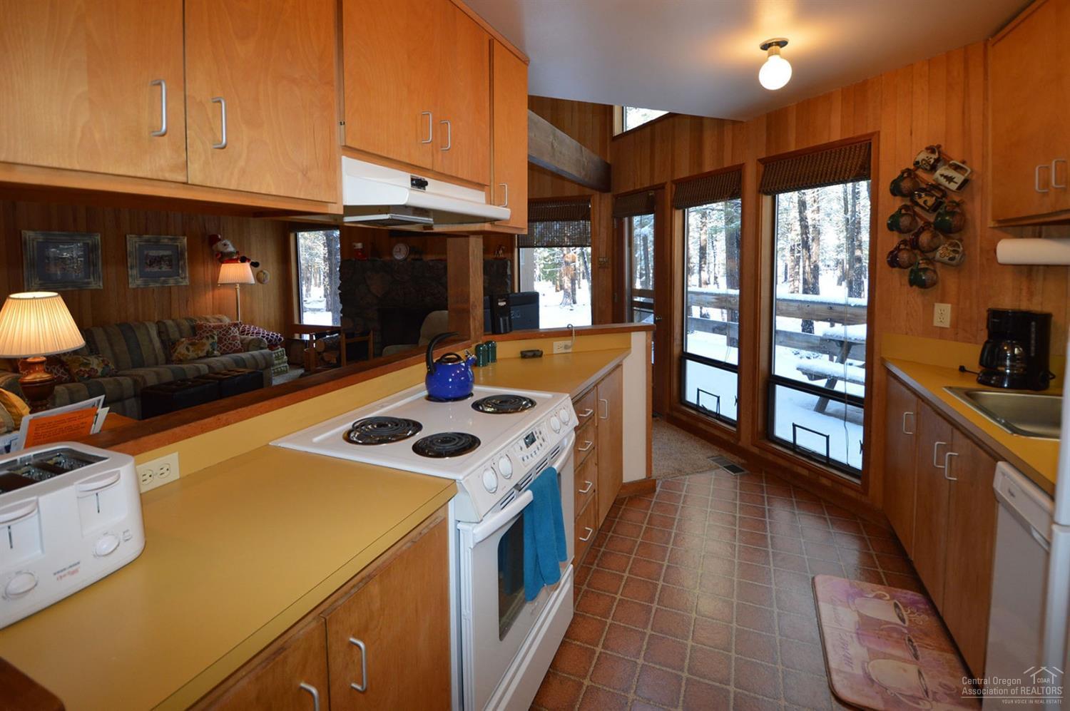 70681 Dewberry Black Butte Ranch, OR 97759 - Photo 8 of 19 Additional Photo