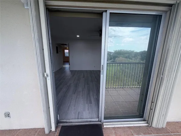 $1,750 | 801 Southwest 133rd Terrace, Unit 410K, Pembroke Pines, FL 33027