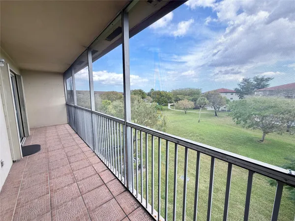 $1,750 | 801 Southwest 133rd Terrace, Unit 410K, Pembroke Pines, FL 33027
