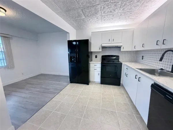 $1,750 | 801 Southwest 133rd Terrace, Unit 410K, Pembroke Pines, FL 33027