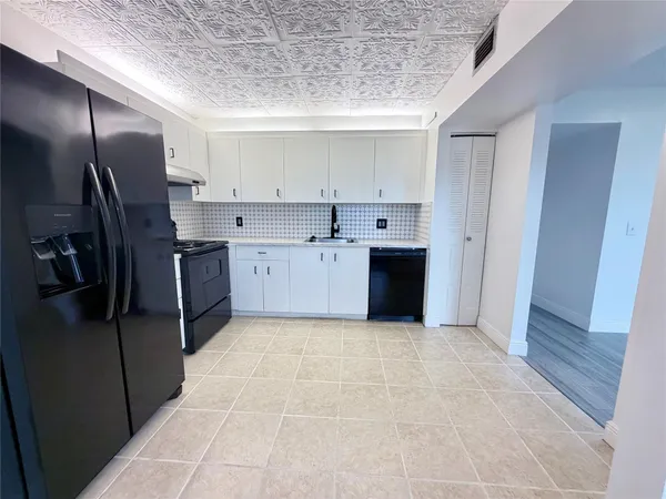 $1,750 | 801 Southwest 133rd Terrace, Unit 410K, Pembroke Pines, FL 33027