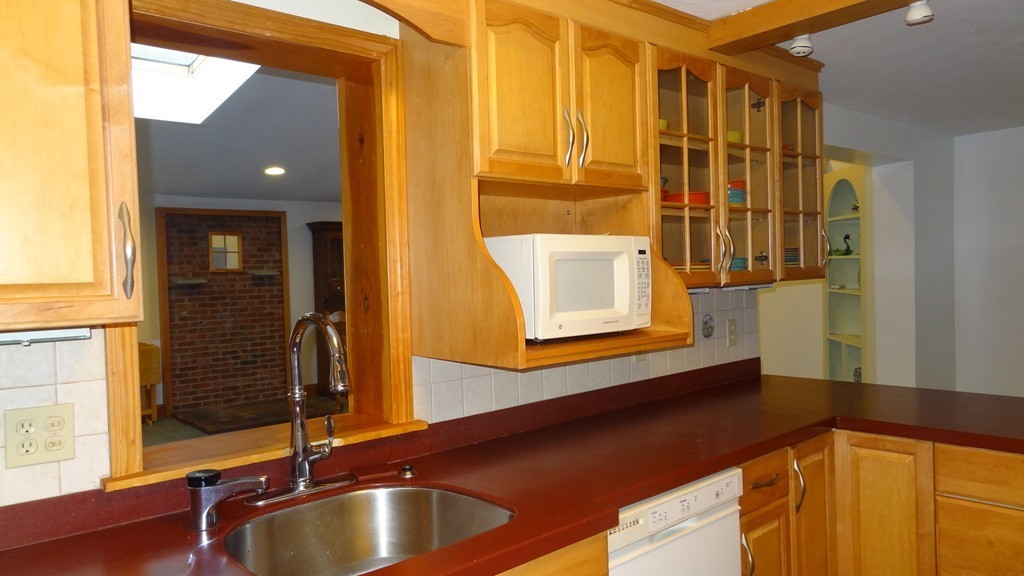 11 Greenleaf Road Natick, MA 01760 - Photo 6 of 17 Gallery Image 6